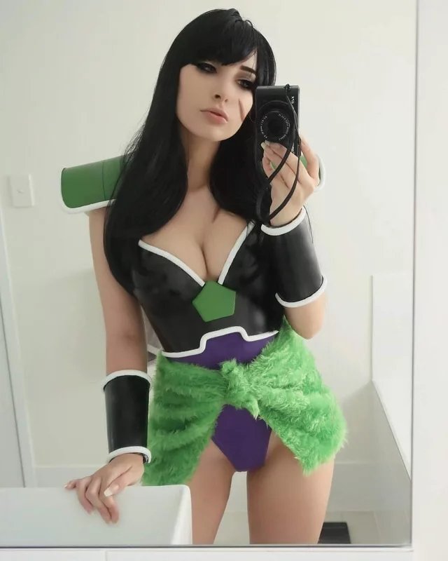Female Broly Anyone Know Name Of Cosplayers 0