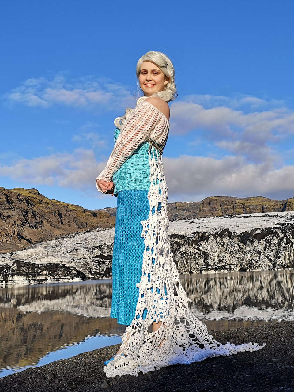 I Crocheted An Elsa Cosplay 0