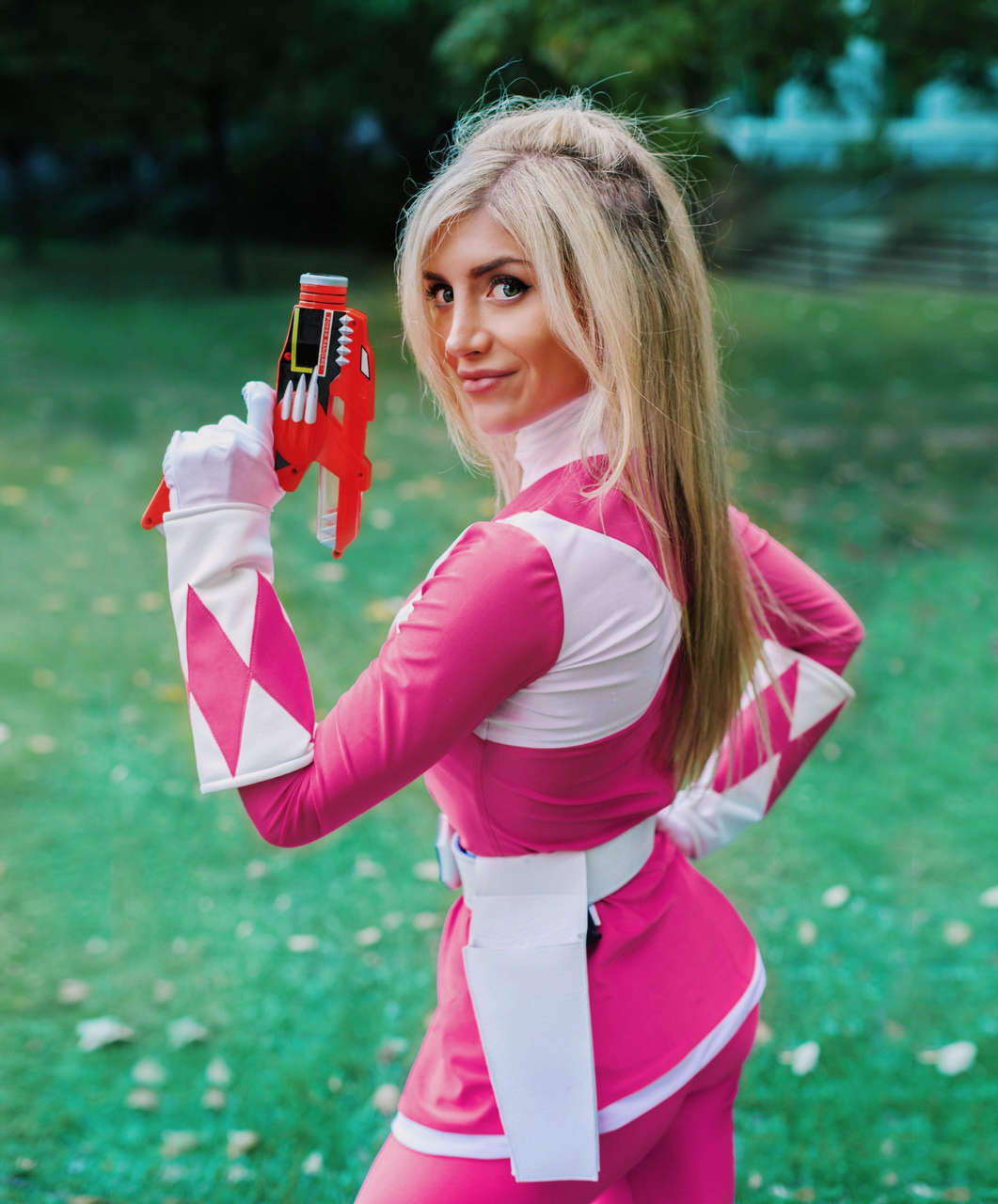 Insta Lisamancinerh Pink Ranger Cosplay 0