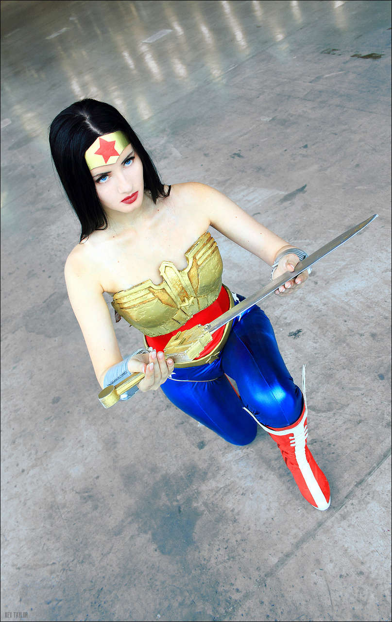 Kamikame Cosplay Beautiful Wonder Woman