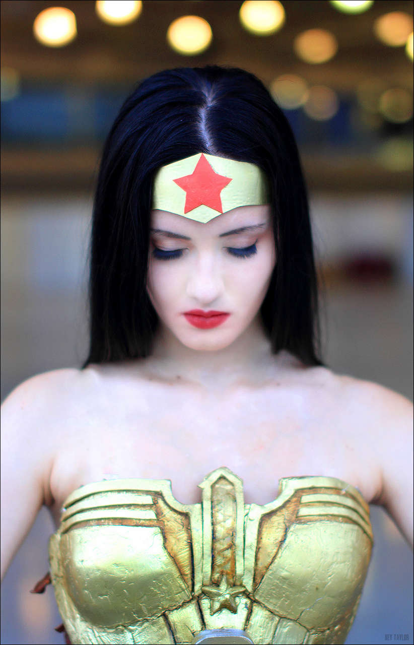 Kamikame Cosplay Beautiful Wonder Woman