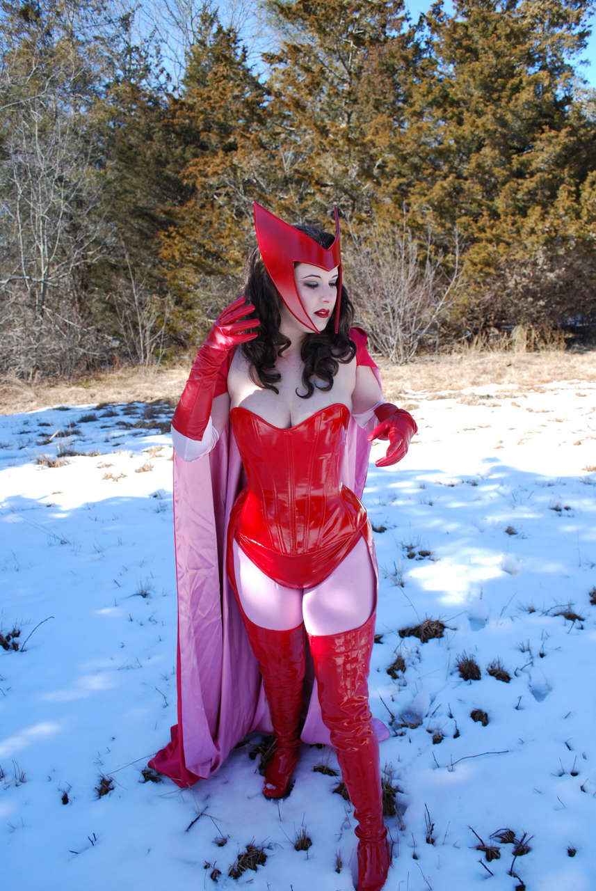 Ladies Of Cosplay Scarlet Witch Cosplaye