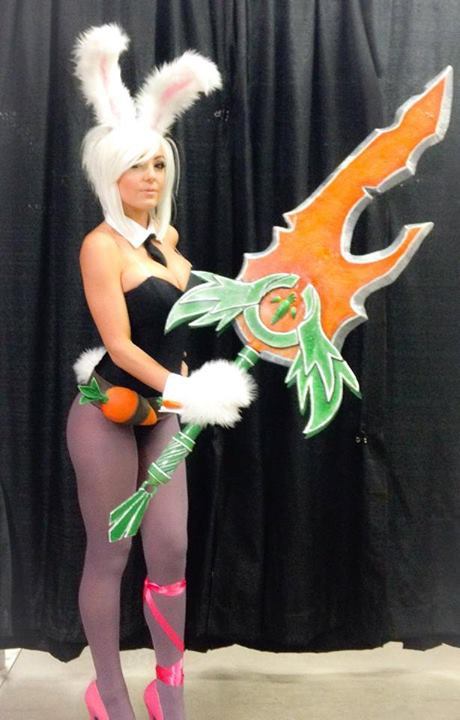 League Of Legends Sexy Girls Riven Cosplay