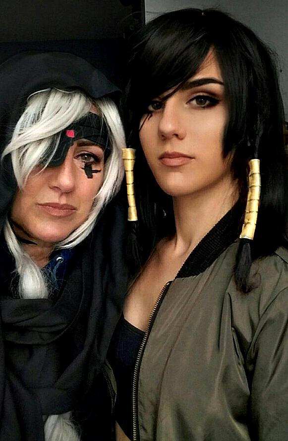 Mother And Daughter As Ana And Pharah From 0