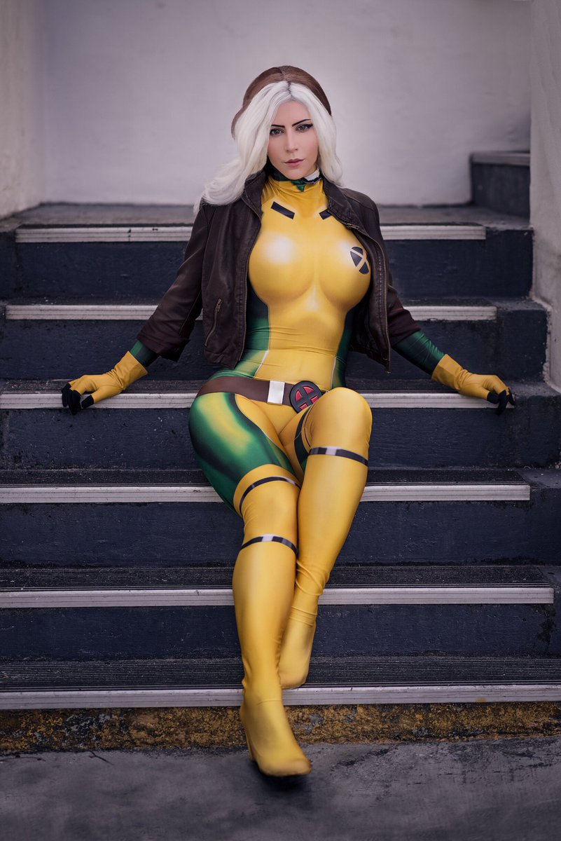Rogue From X Men Cosplay 0