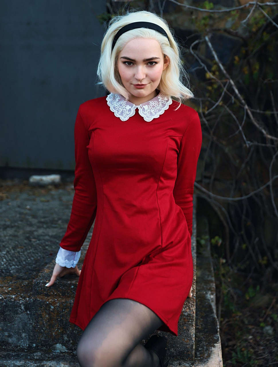 Sabrina The Teenage Witch By Omgcosplay 0