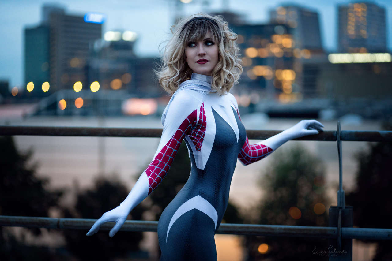Spider Gwen Cosplay By Denzhy I Love The Light