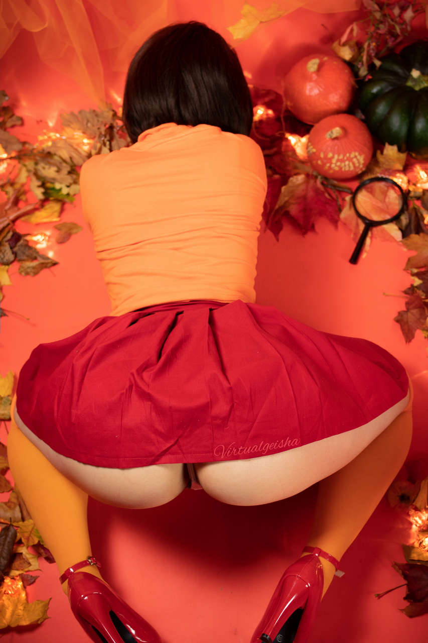 Upskirt From Behind Velma Cosplay By Virtualgeish