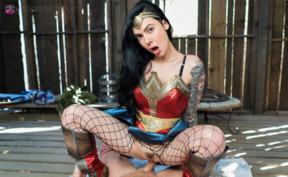 Video In Comments Wonder Woman A Xxx Parody 0