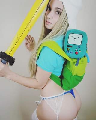 Cosplayer Rae Boot