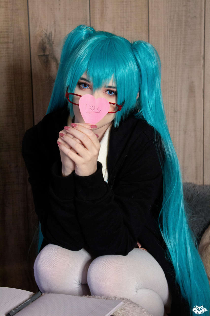 Hatsune Miku From Vocaloid By Enafo