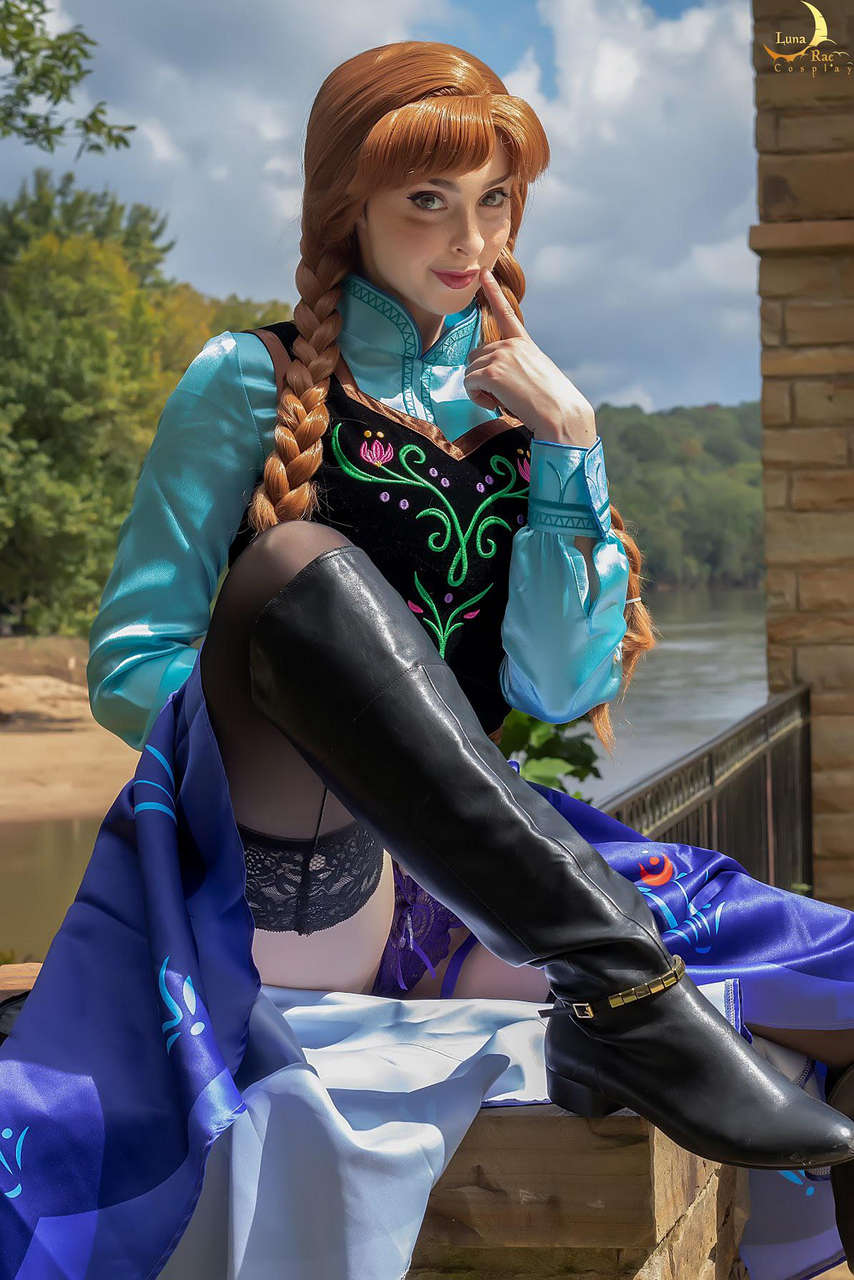 Isnt The View Up Here So Peachy Erocosplay Anna By Lunaraecosplay Self 0