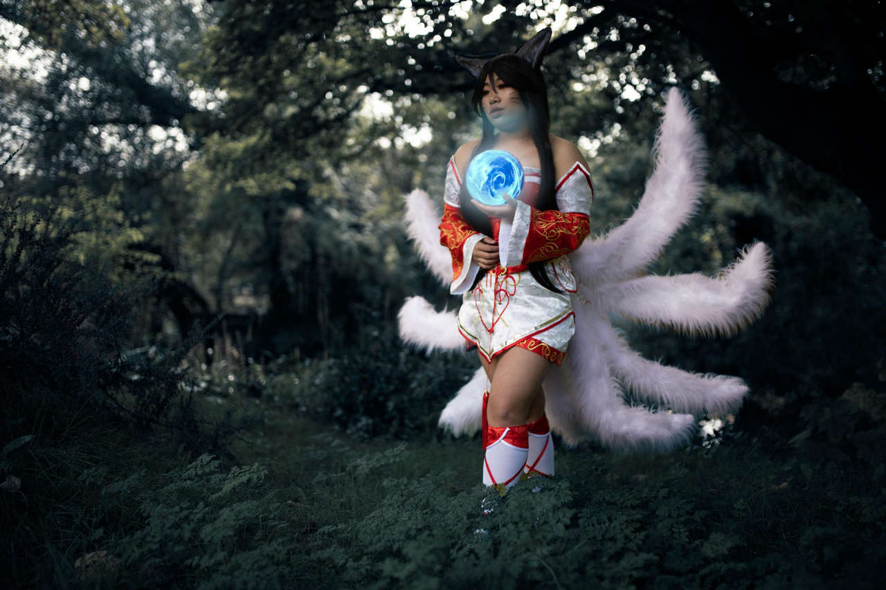 League Of Legends Ahri Cosplay