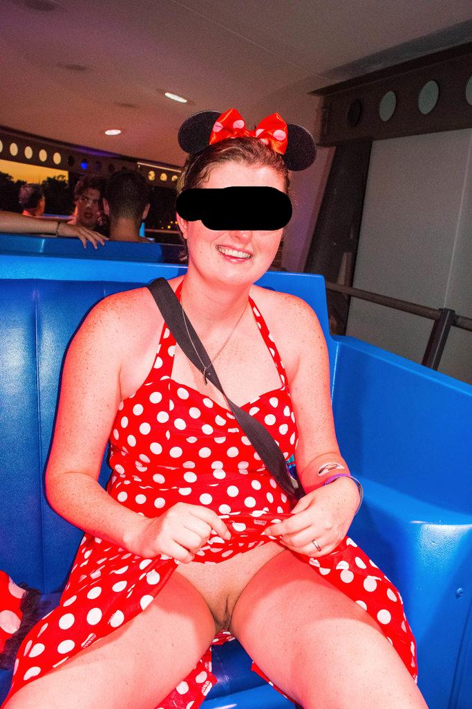 Minnie Mouse Forgot Her Panties For A Trip T