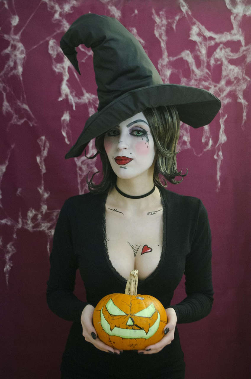 Moxxi Witch From Borderlands By Daria Roo