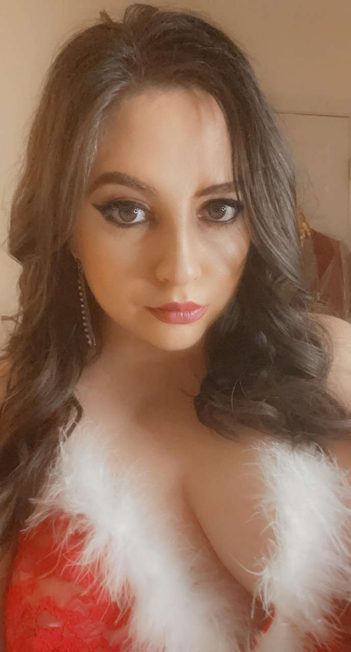 Mrs Clause Looking To Suck Santas Hottest Married Elf Thoug