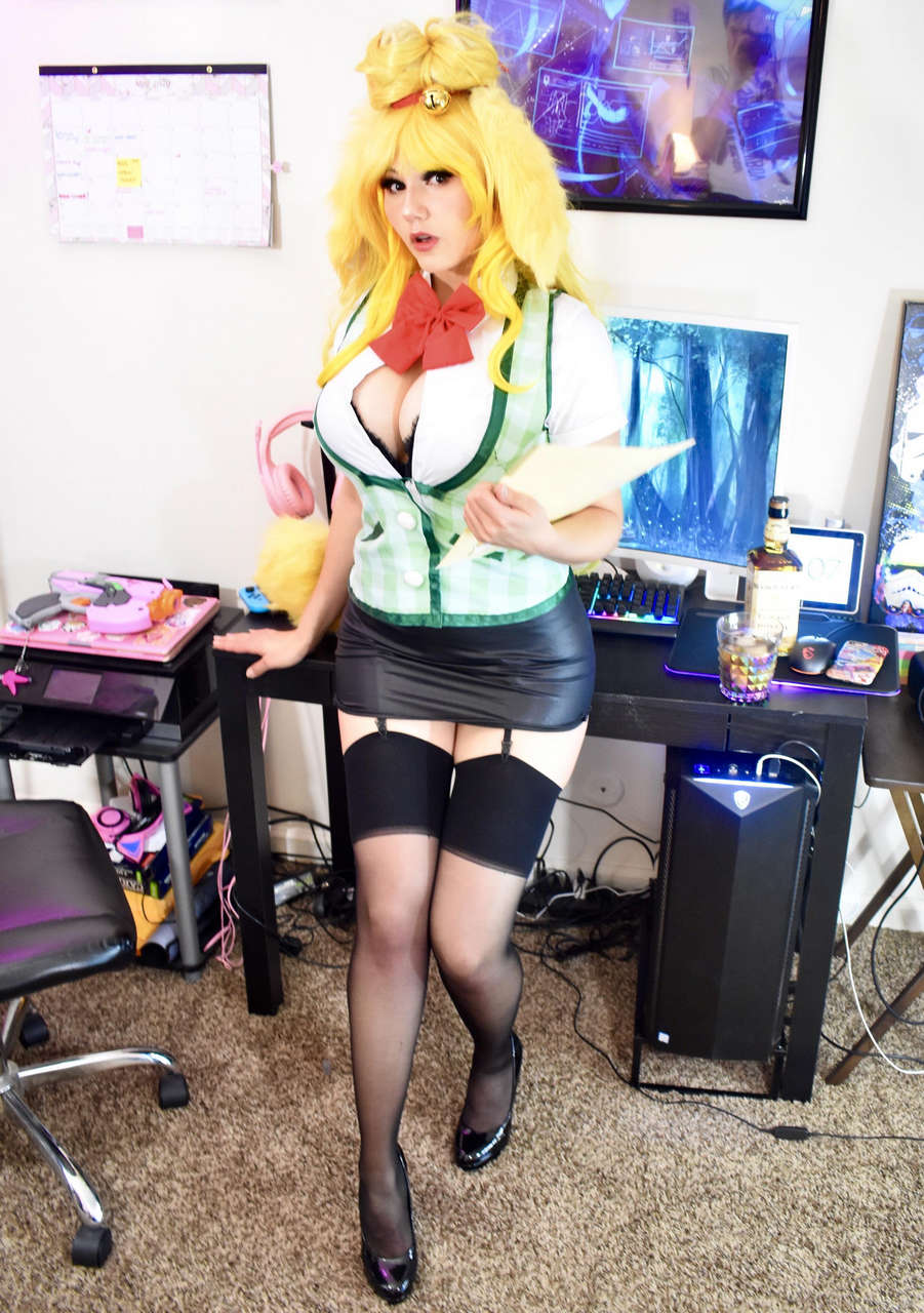 Oc Isabelle From Animal Crossing Cosplay B
