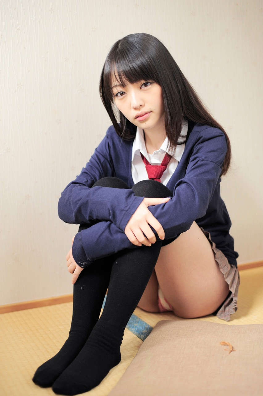 Panchira In Idols Haruka Ando Miniskanyso Erotic Or Anime Series Uniform Picture Story Viewer Hentai Cosplay