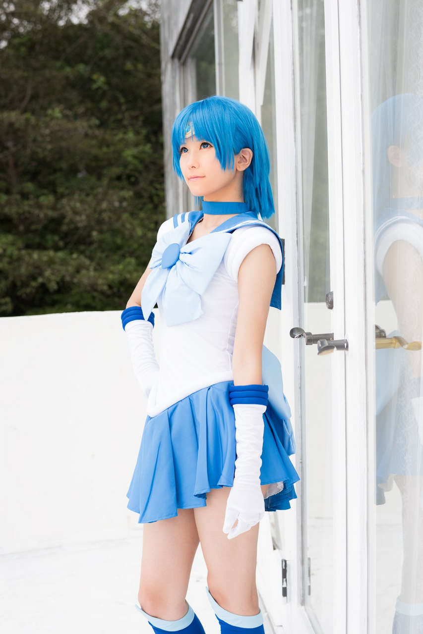 Sapphire Student Sister Cosplay Photo 2