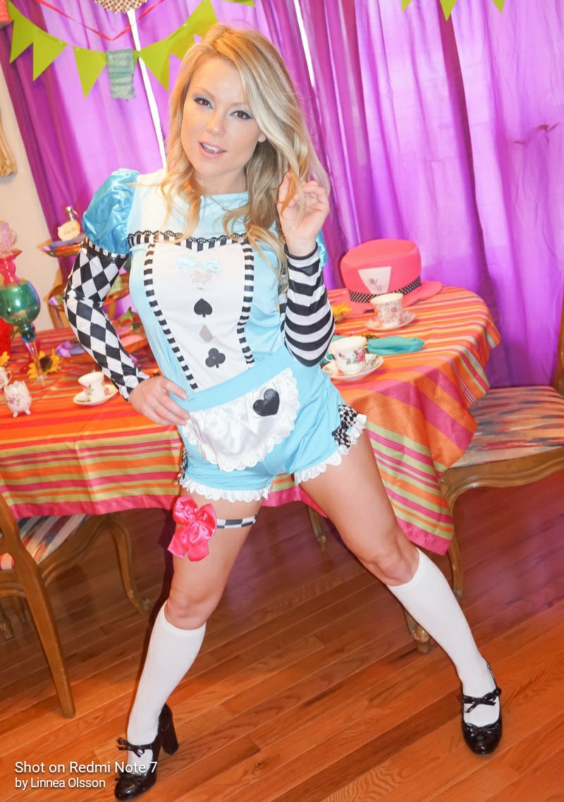 Was Trying Alice In Wonderland Halloween Costume 2 Felt Like Failed Miserably Self