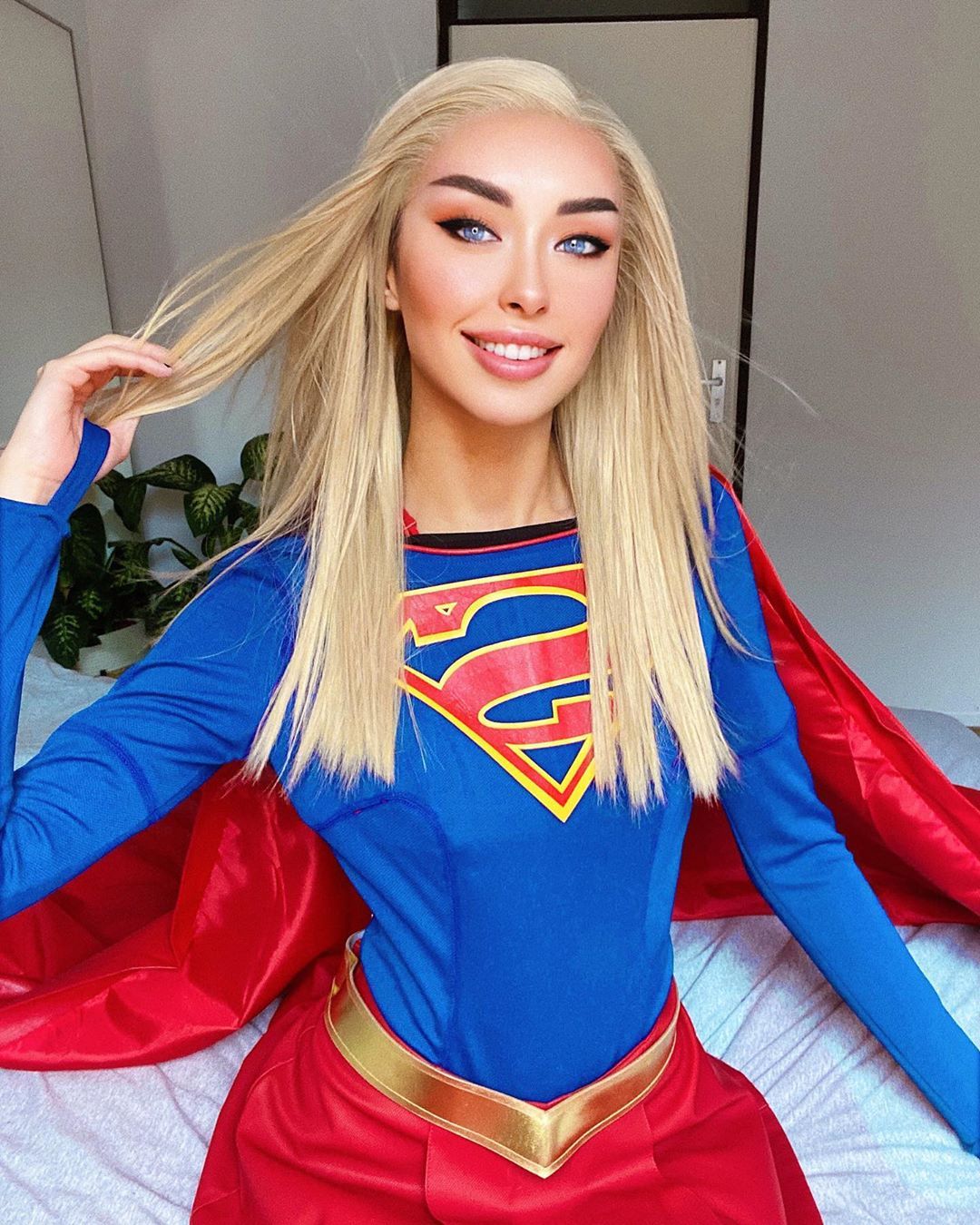 Cute Cosplay Girl Supergirl By Luc
