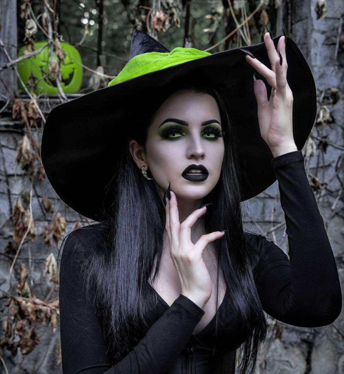 Wicked Witch By Draculangelica