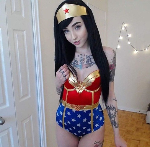 Wonder Woman Cosplay At Myfreecam