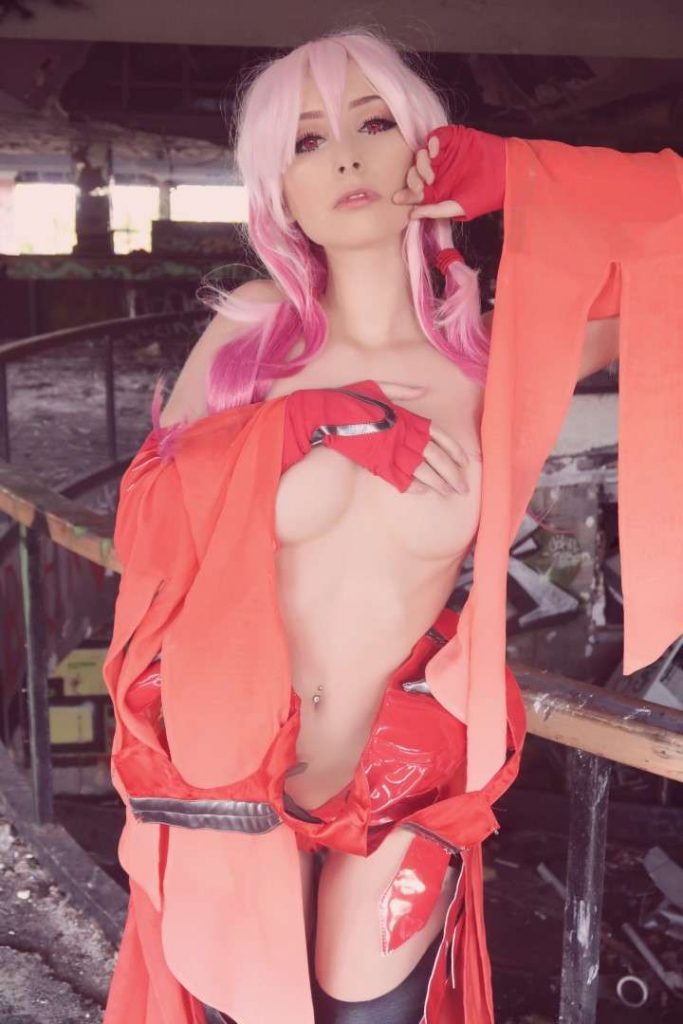 Beke Cosplay Nude Inori Yuzuriha
