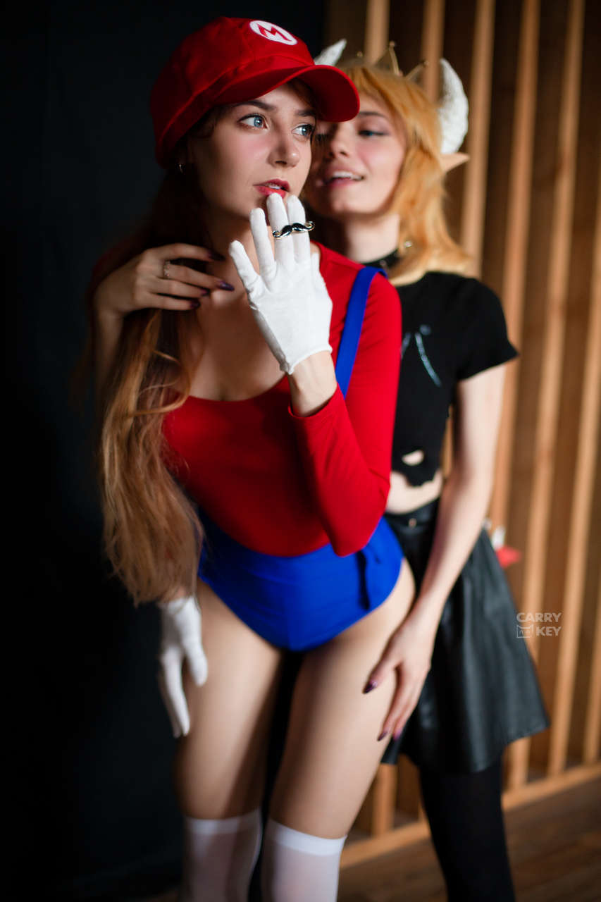 Dont Turn Around Mariette P Cosplay By Carrykey Bowsette And Silinarit