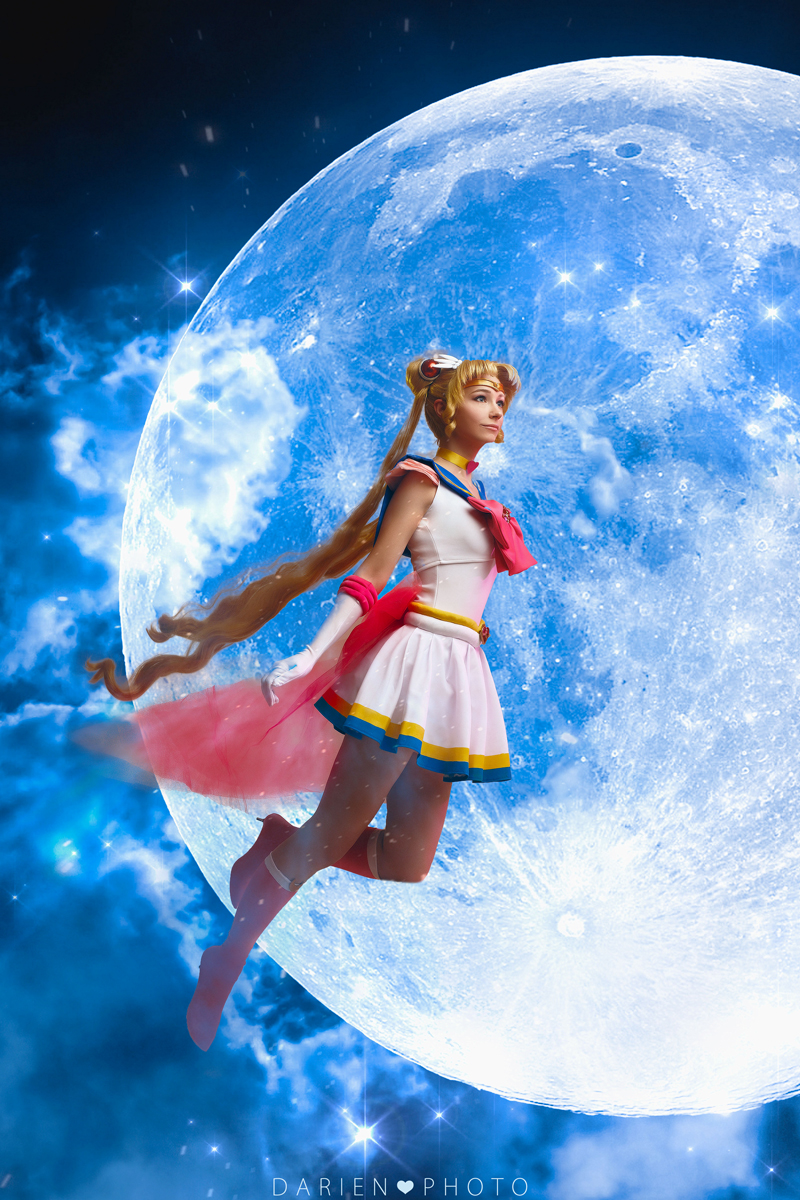 Super Sailor Moon Cosplayer Moonychk
