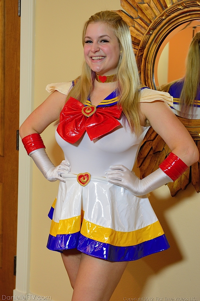 Danielle Ftv Sailor Moon Cosplay