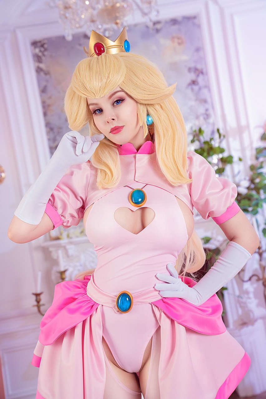 Princess peach cosplay nude