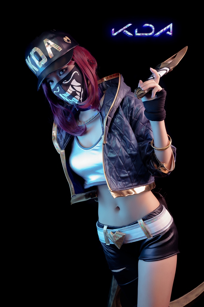 Akali From League Of Legends By Azami Cosplayer
