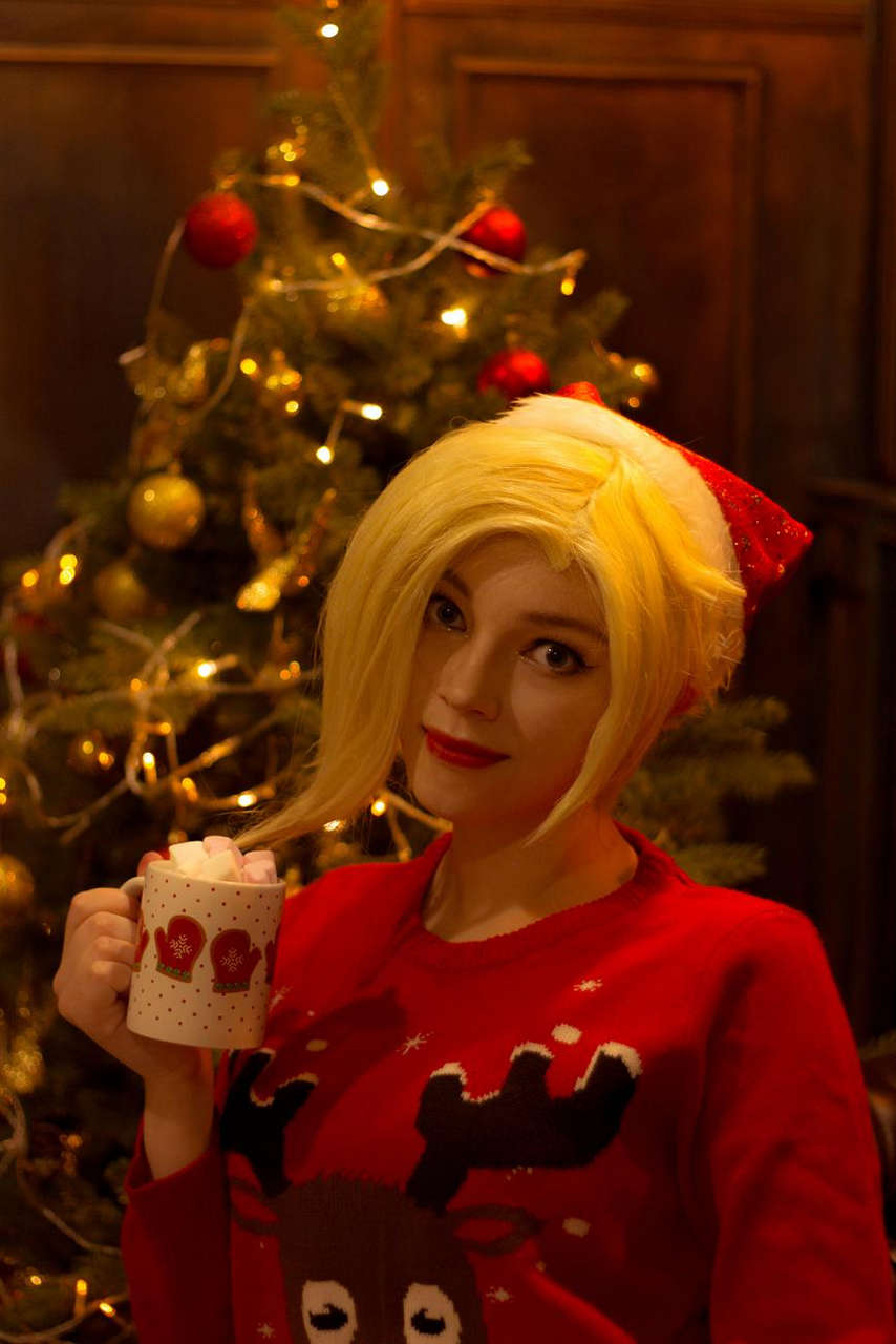Christmas Mercy From Overwatch Cosplay By Sawak