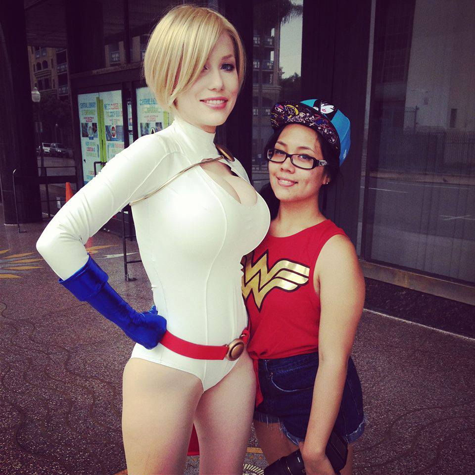 Power Girl And Wonder Girl Cosplaygirl