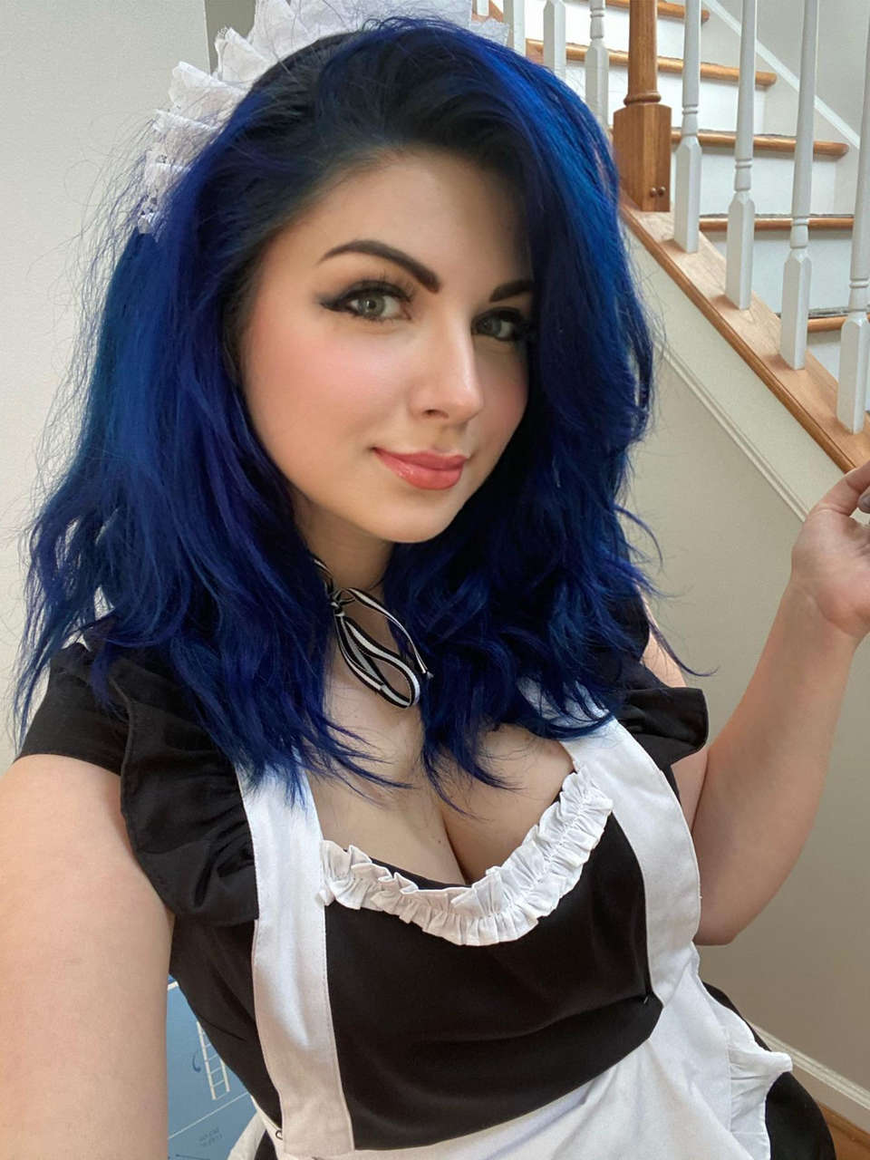 Self If You Went To A Maid Cafe Would You Pick A Server With Blue Hai