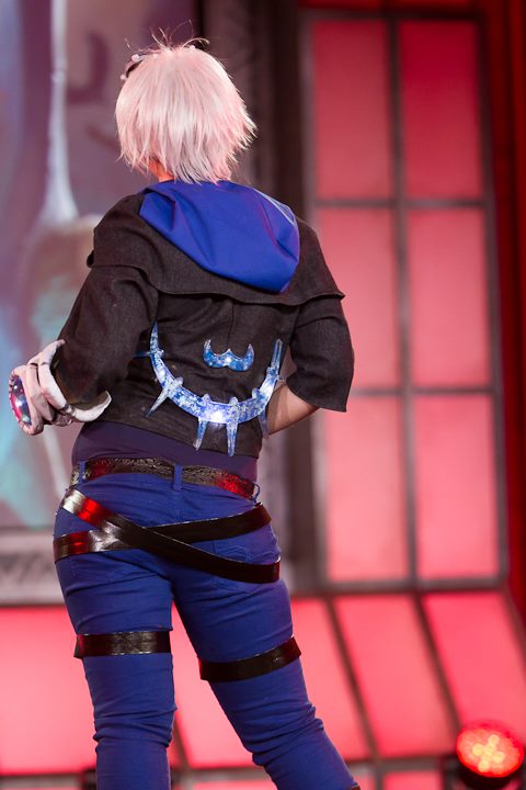 Some Pictures Of My Frosted Ezreal Cosplay Pax 201