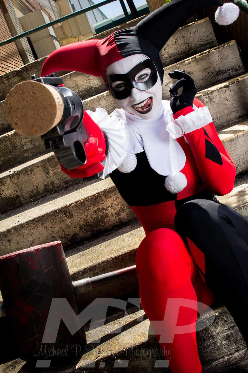 Harley Quinn By Thousand Faces Cosplay Photo By Mph Photograph