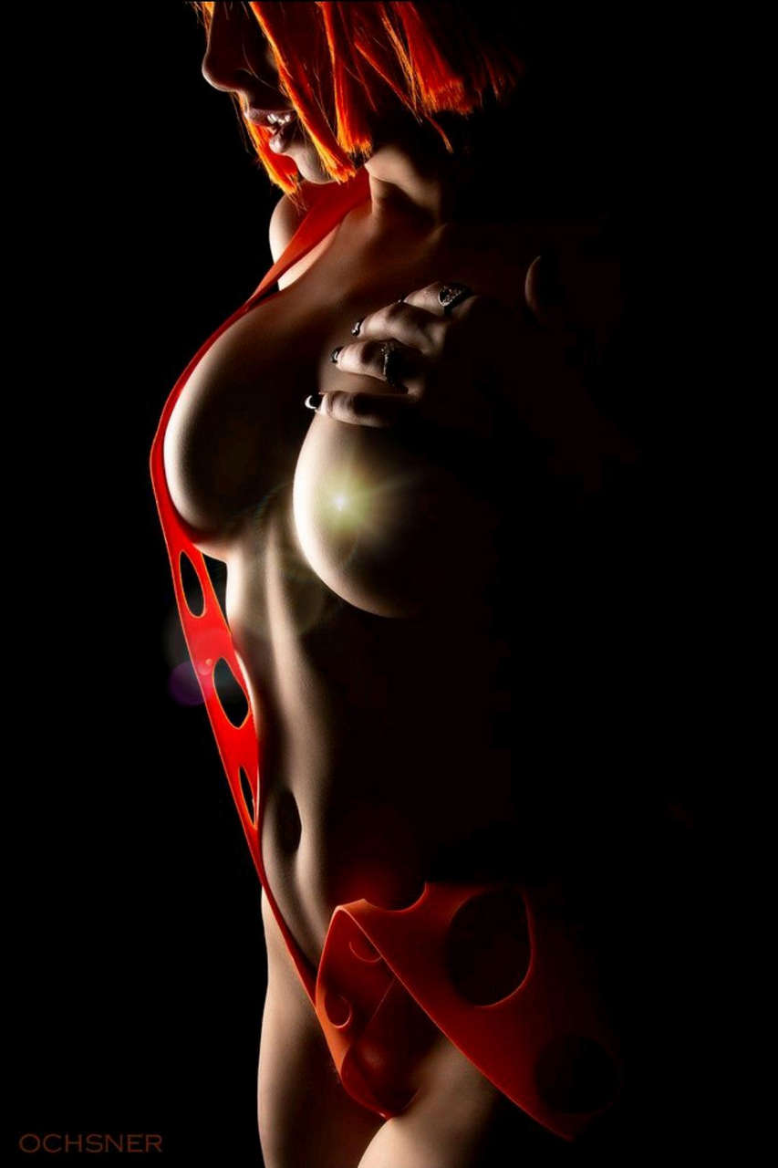 Leeloo Bodyscape By Thousand Faces Cospla