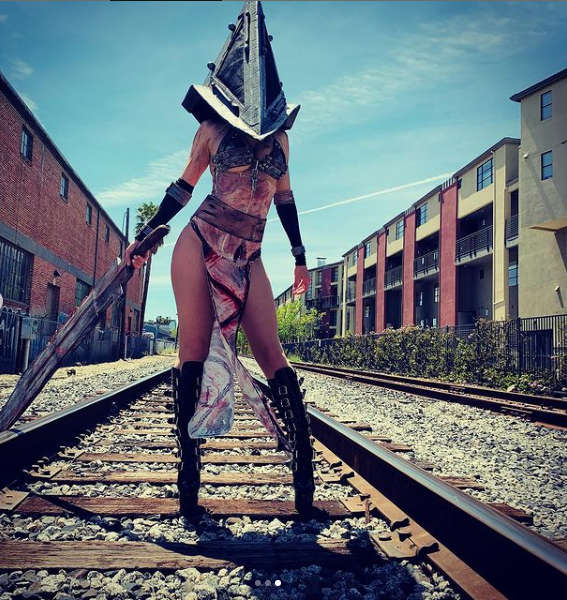 Female Pyramid Head From Silent Hil