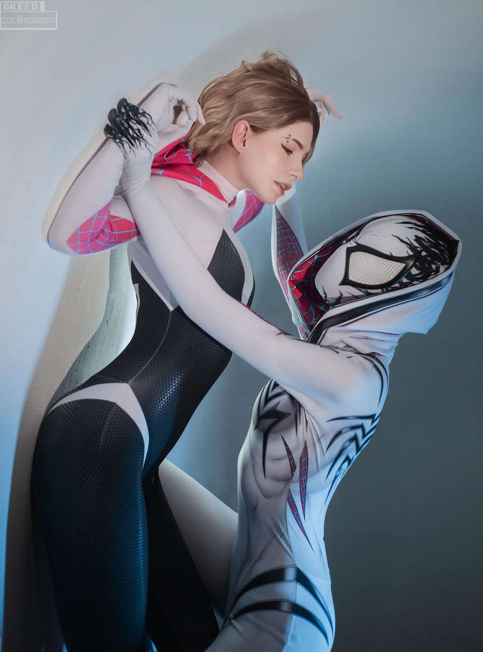Gwen Stacy And Gwen Venom Cosplay By Likeassassin And Egois