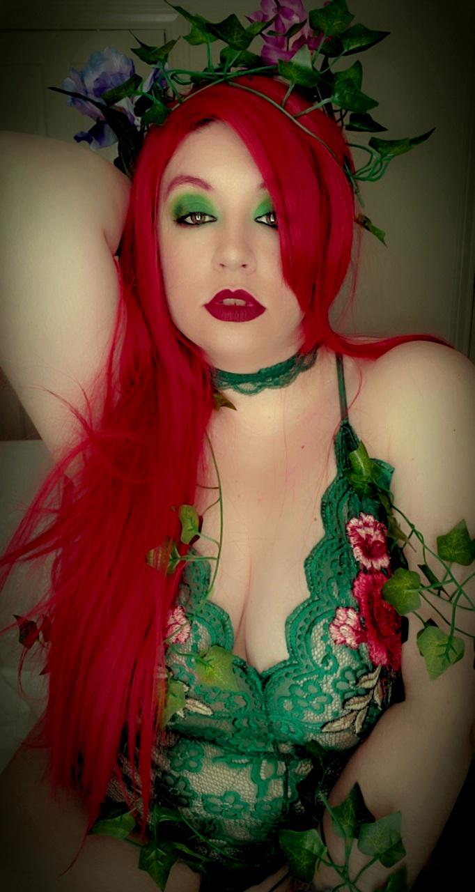 Poison Ivy By Regina Grave