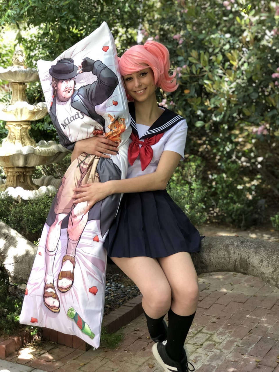 Worlds Switched I Cosplayed An Anime Girl With Her Neckbeard Waif