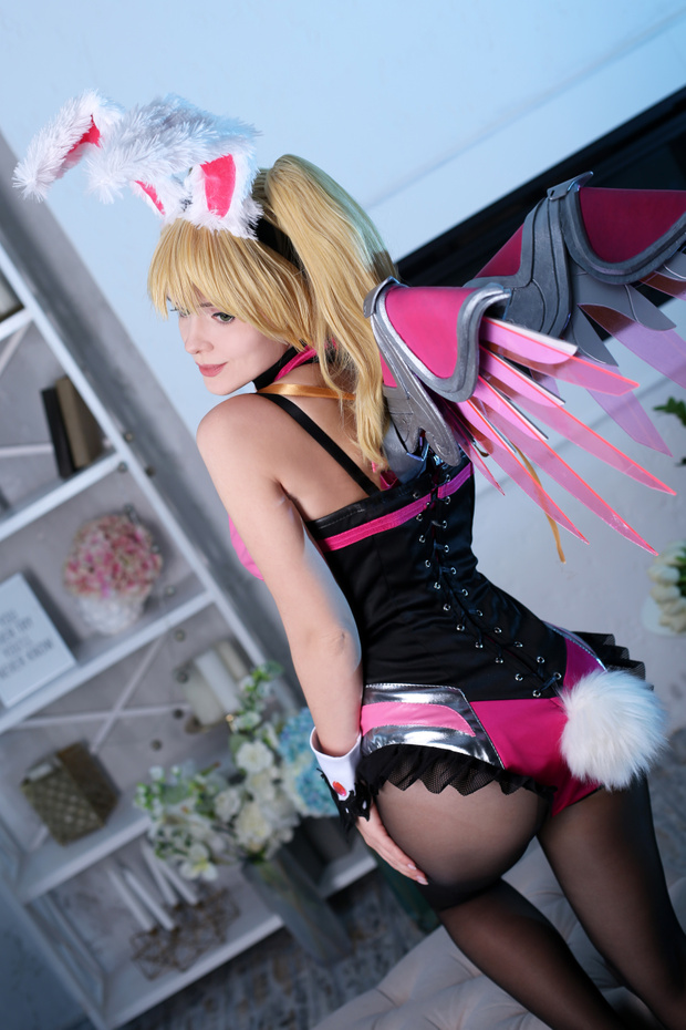 Back View Of Bunny Mercy By Evenink Cospla