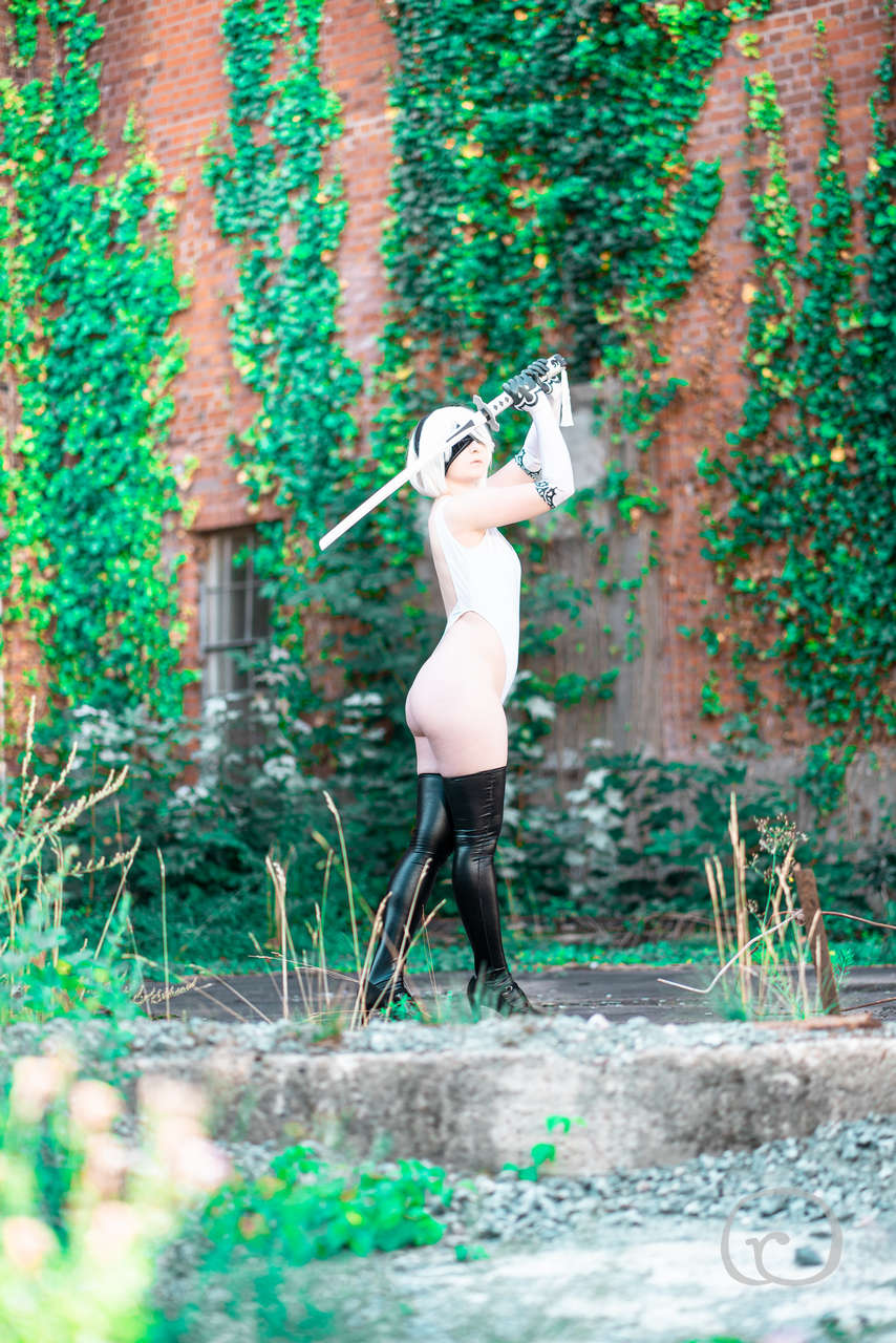 Self Razouhime As 2b Some Side Booty 