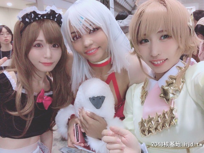 C95 Comiket Day 1 Brown Big Beautiful Girl Layer Fattie Wearing Boobs Out W 33p