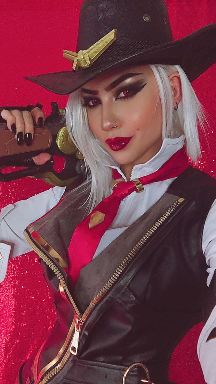 Self Ashe From Overwatch Cosplay Selfie By Felicia Vo