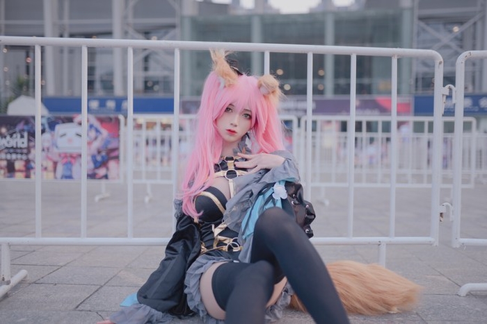 The Magic Suit Of The Jet Black In Front Of Tamamo
