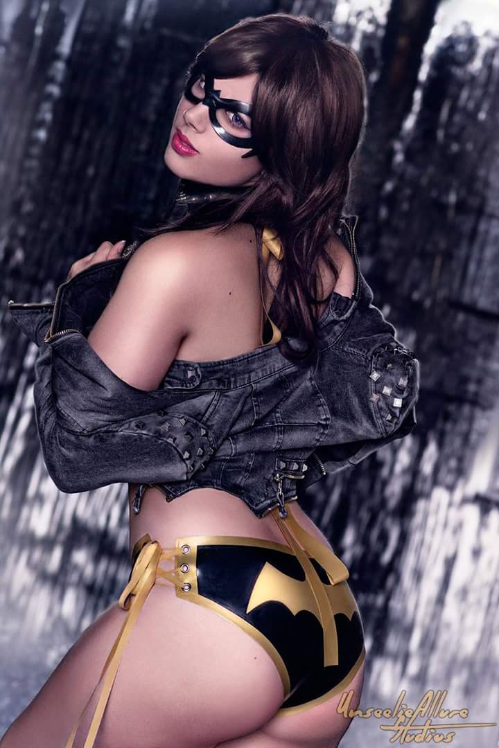Kassandra Leigh Batgirl Bikin
