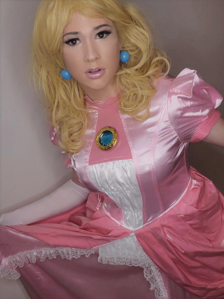 Princess Peach By Sissy Bell Sel